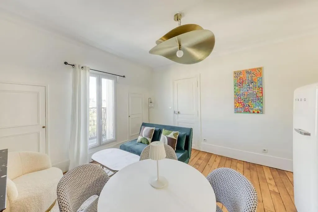 Apartament Le Pantheon Paris Jo 2024.